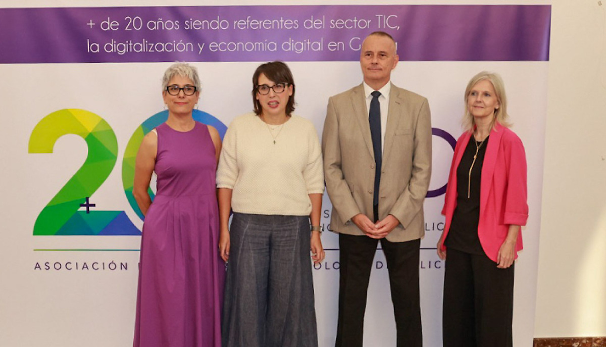 La conselleira Lorenzana resalta el papel clave del sector TIC en la innovación industrial de Galicia